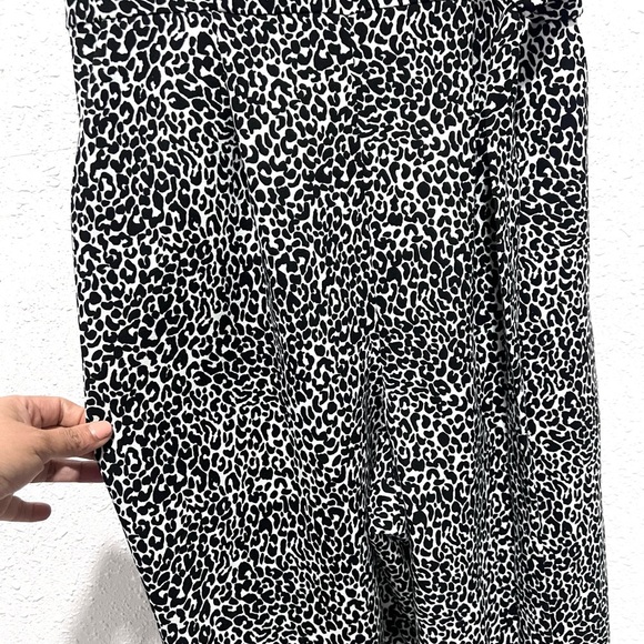 Calvin Klein Women's Tie-Waist Tulip-Sleeve Jumpsuit White Patterned Jumpsuit 8 - Picture 6 of 10